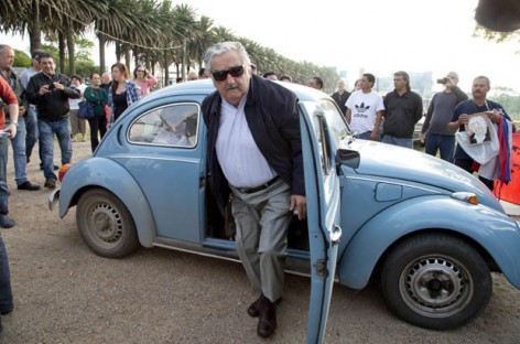 Presidente do Uruguai doa 90% do salário e espera sua vez em hospitais públicos