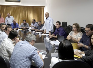 Parlamentares participam de reunião com prefeitos eleitos nas maiores cidades