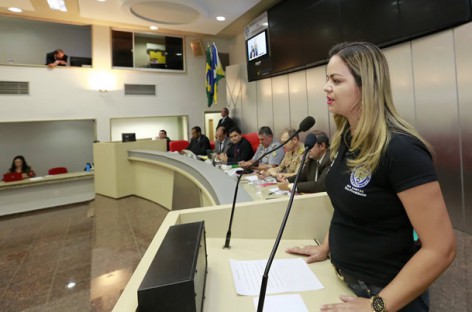 Vereadora Ada Dantas busca soluções para curso da PM