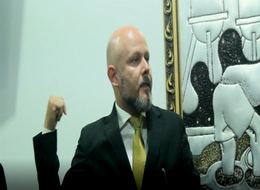 EMBASADO – Aleks Palitot vota contra projeto de junção de Secretarias