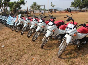 Adelino participa da entrega de 17 motocicletas para agentes comunitários de saúde de Cacaulândia