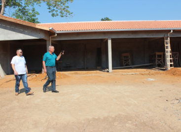 Adelino Follador visita obras do novo prédio da Idaron em Ariquemes