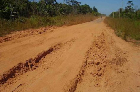Bolsonaro diz que vai recuperar rodovia Porto Velho-Manaus