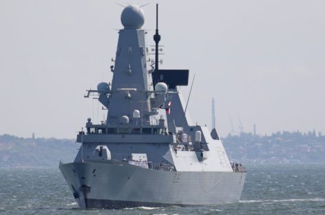 Rússia avisa Grã-Bretanha que bombardeará navios na próxima vez