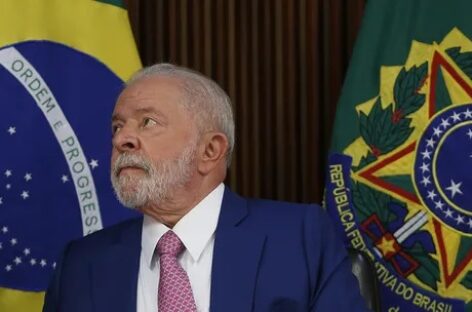 AO VIVO: Lula se pronuncia sobre invasão em Brasília por golpistas – (08-01-23)