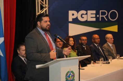 Deputado Jean Oliveira participa da posse dos novos procuradores da PGE