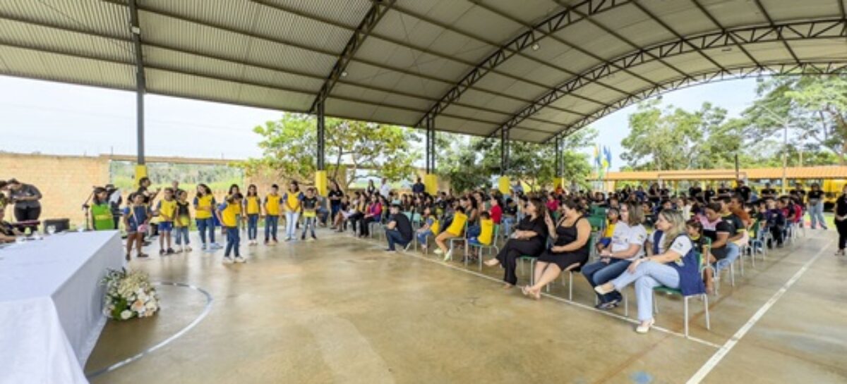 Prefeitura entrega escola ampliada e reformada para comunidade de Aliança